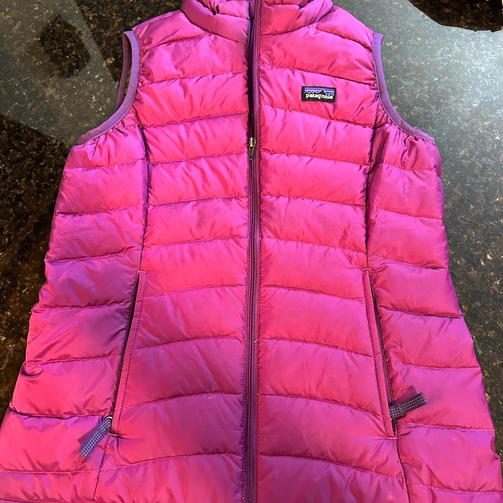 Girls Size 10 (med) Patagonia Puffer Vest
